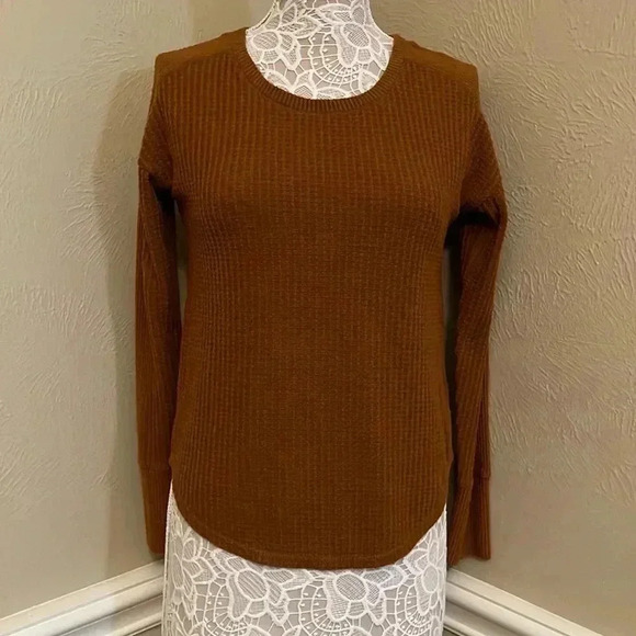 🍁 Rust colored top - Picture 1 of 6